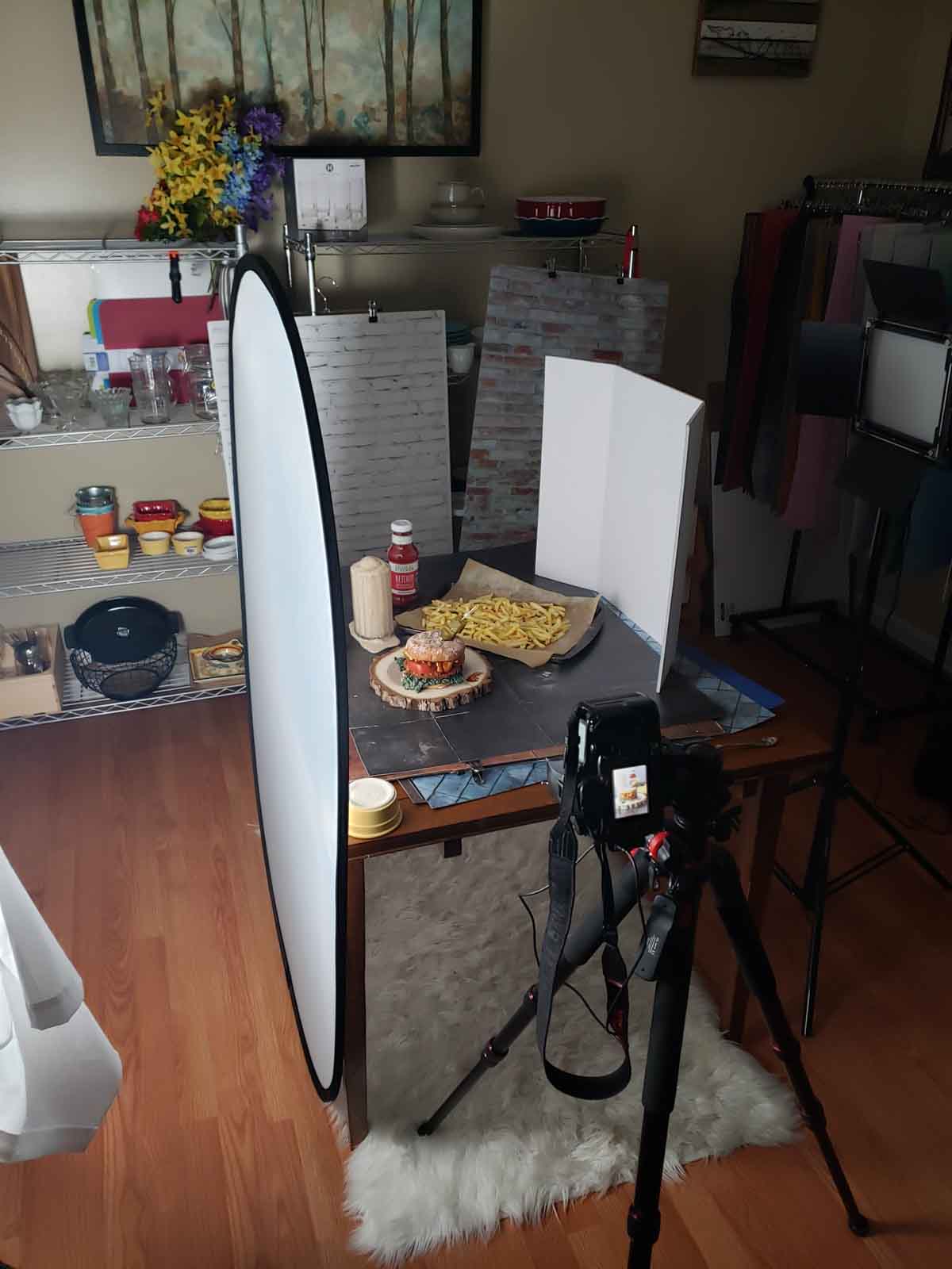 The fully set scene with lighting and camera to show how the final burger image was created.